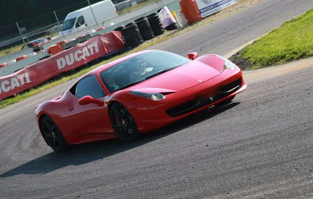 Ferrari F458 fahren bei Mailand (5 Runden) - 5