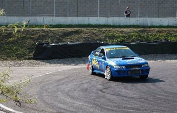 Subaru Impreza fahren in Pavia (2 Runden)