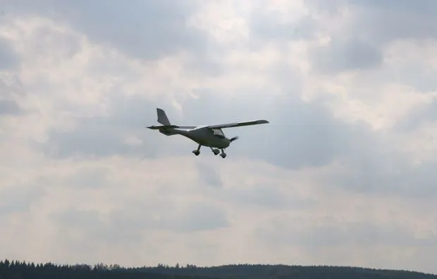 Flugzeug-Rundflug Schöngleina (60 Min.) - 5