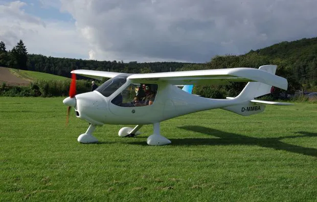 Flugzeug-Rundflug Schöngleina (60 Min.) - 6