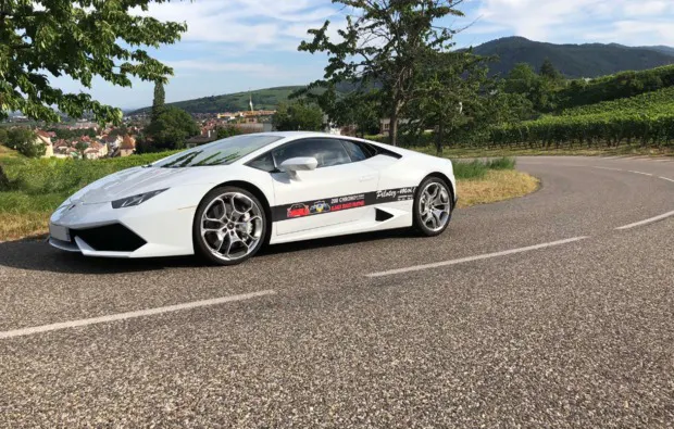 Supersportwagen auf der Rennstrecke Anneau du Rhin - 6