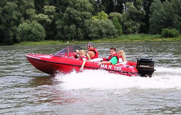 Motorboot fahren auf dem Rhein /Speyer - 2