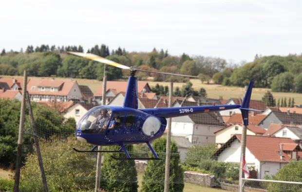 Romantik-Hubschrauber-Rundflug Bindlach-Bayreuth für 2 (30 Min.) - 3