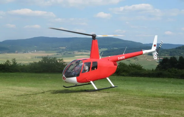 Romantik-Hubschrauber-Rundflug Coburg für 2 (30 Min.) - 1