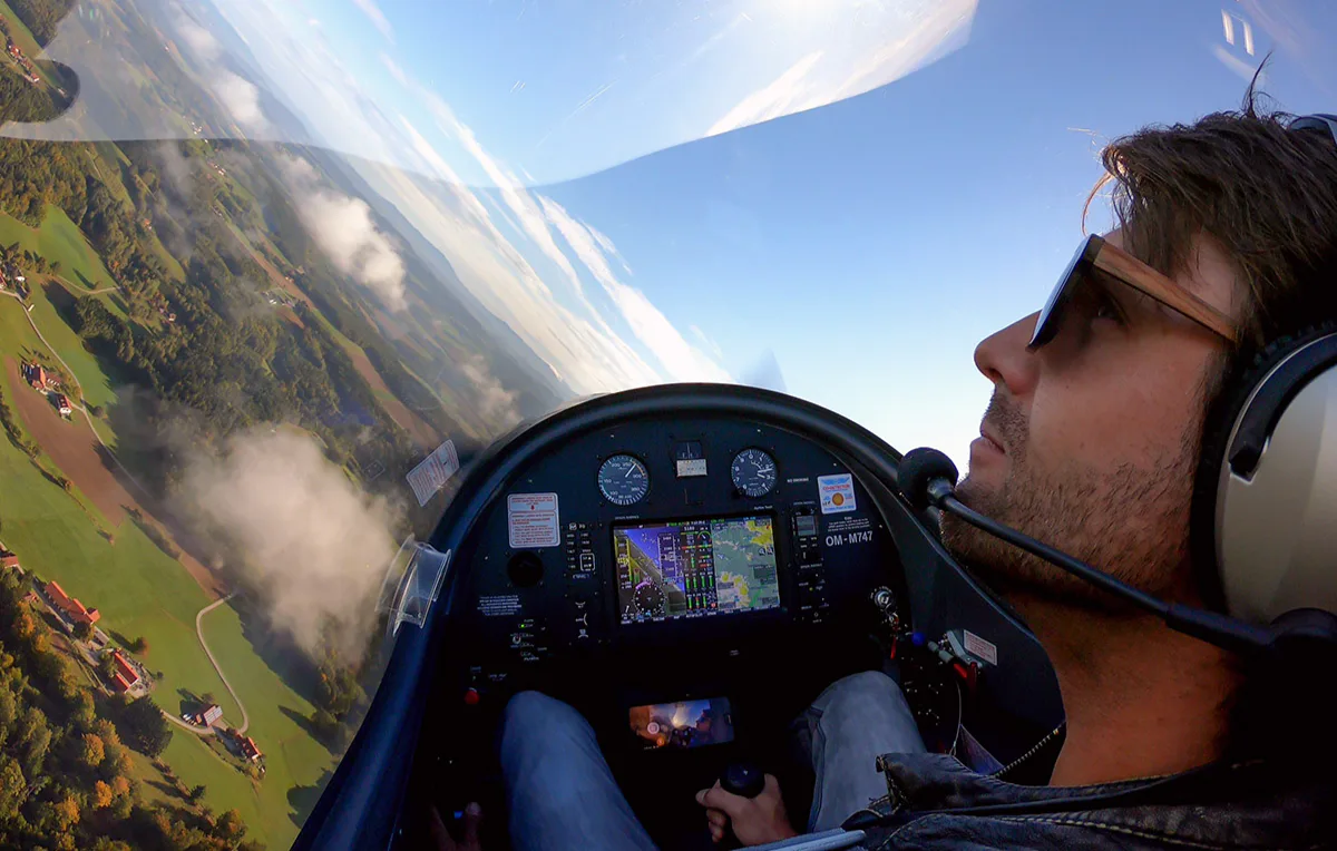 Kampfflugzeug selber fliegen Lübeck (30 Min.) - 3