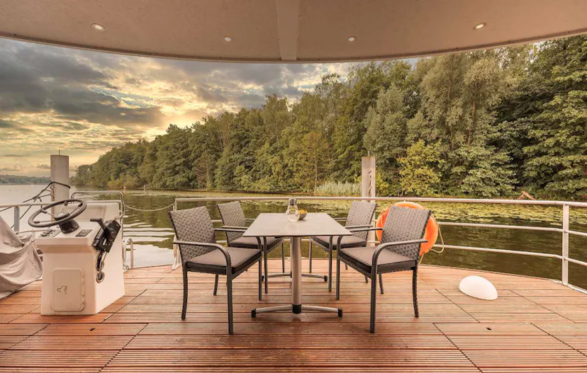 Kurzurlaub Floatinghouse Weserbergland für 4 (2 Nächte)