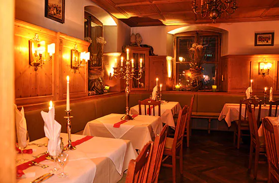 Candle Light Dinner & Fackel-Stadtführung München für 2 - 6
