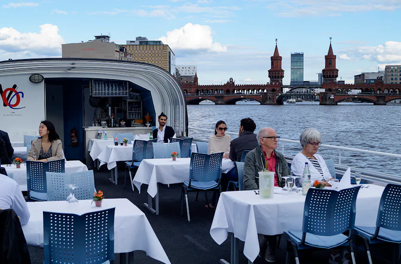 Schiffsrundfahrt Berlin mit Dinner
