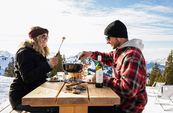 Fondue Deluxe im Iglu Gstaad