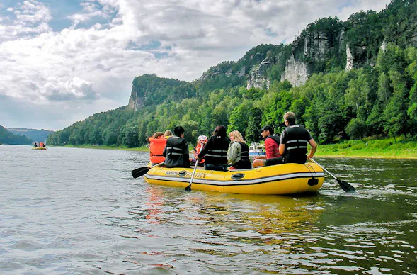 Schlauchboottour durch die Sächsische Schweiz