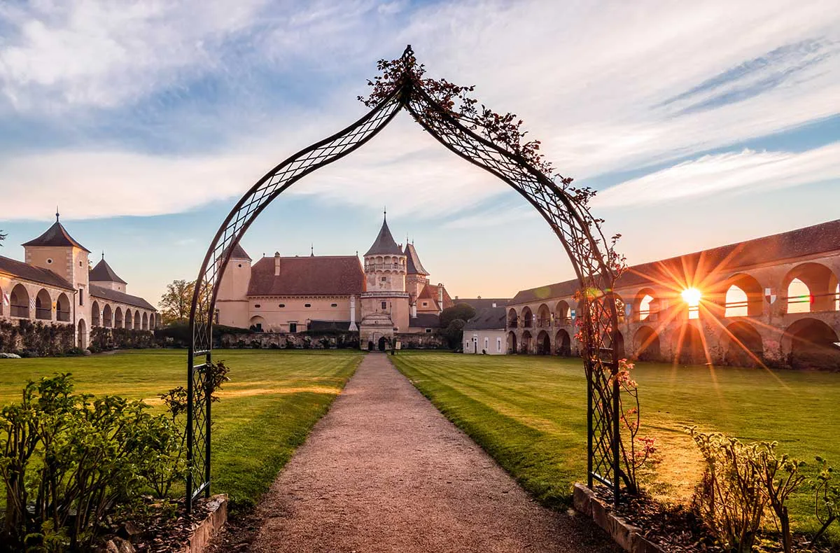 Themenbrunch mit Übernachtung im Schloss Rosenburg für 2 (1 Nacht) - 2