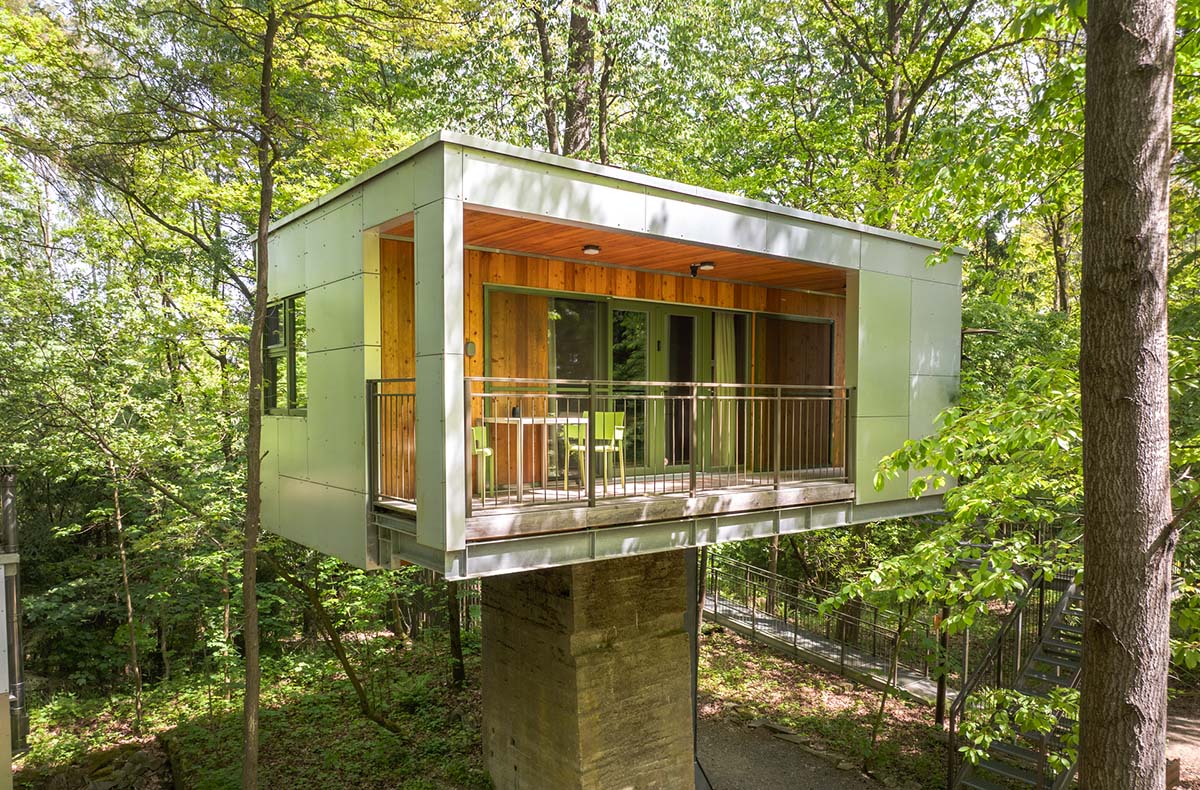 Übernachtung im Haus an der Mauer oder am Fundament (Mo-Do)