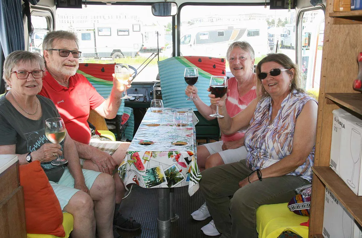 Weintour mit Oldtimerbus für 2 Rostock (2 Std.) - 2
